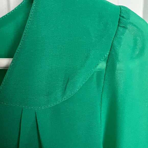 ☀️ Green long sleeve flowy top - Picture 4 of 12